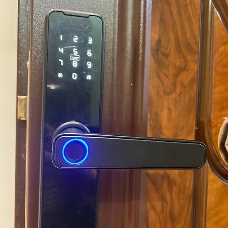 Zeta - Spacious 1br - The Block Area In