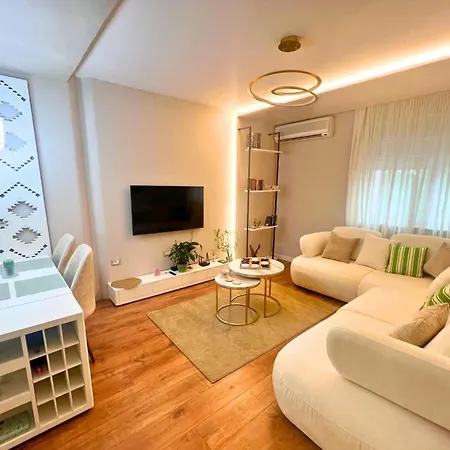 Zeta - Spacious 1br - The Block Area In